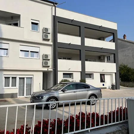 Zvjezdana Lux דירה קריקווניצה